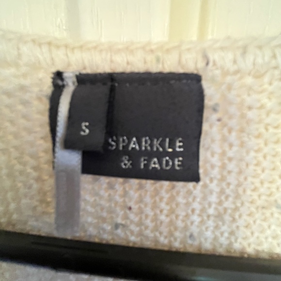 Sparkle & Fade Super cute cream sweater - Picture 2 of 5